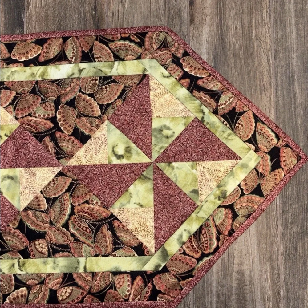 Vintage Geometric Table Runner Butterflies & 4 Napkins